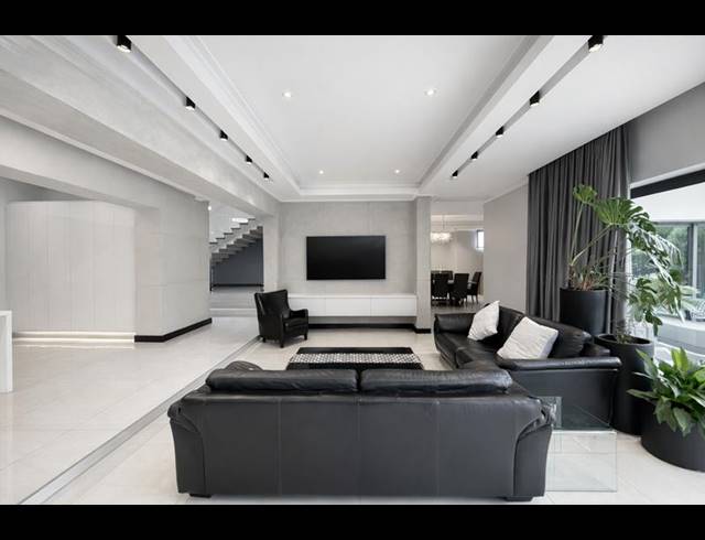 5 BEDROOM HOUSE FOR SALE IN MIDSTREAM RIDGE